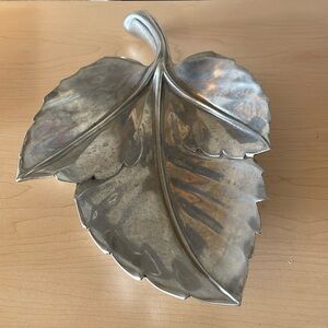 Vintage Royal Hickman Leaf Serving piece
